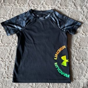 Kids size 5 Under Armour Top